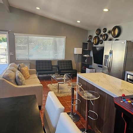 Luxury Villa Oasis: Private Pool, Waterfall Slide & Multi-Sport Paradise Las Vegas Exterior photo