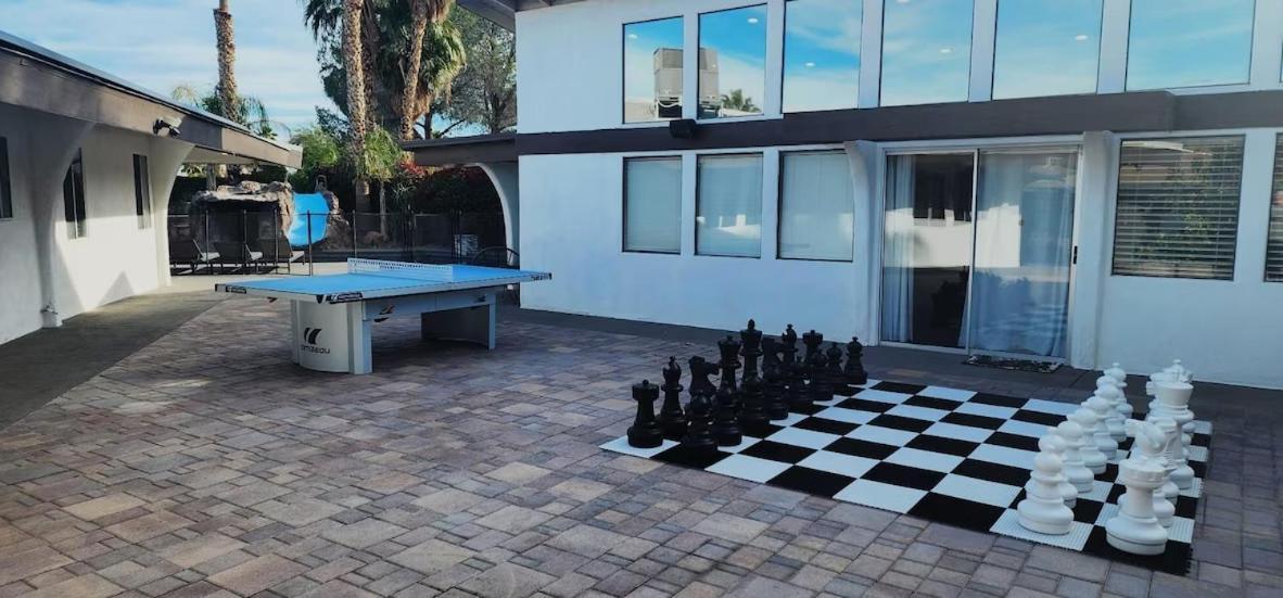 Luxury Villa Oasis: Private Pool, Waterfall Slide & Multi-Sport Paradise Las Vegas Exterior photo