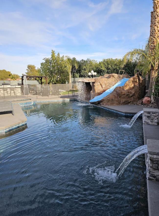 Luxury Villa Oasis: Private Pool, Waterfall Slide & Multi-Sport Paradise Las Vegas Exterior photo