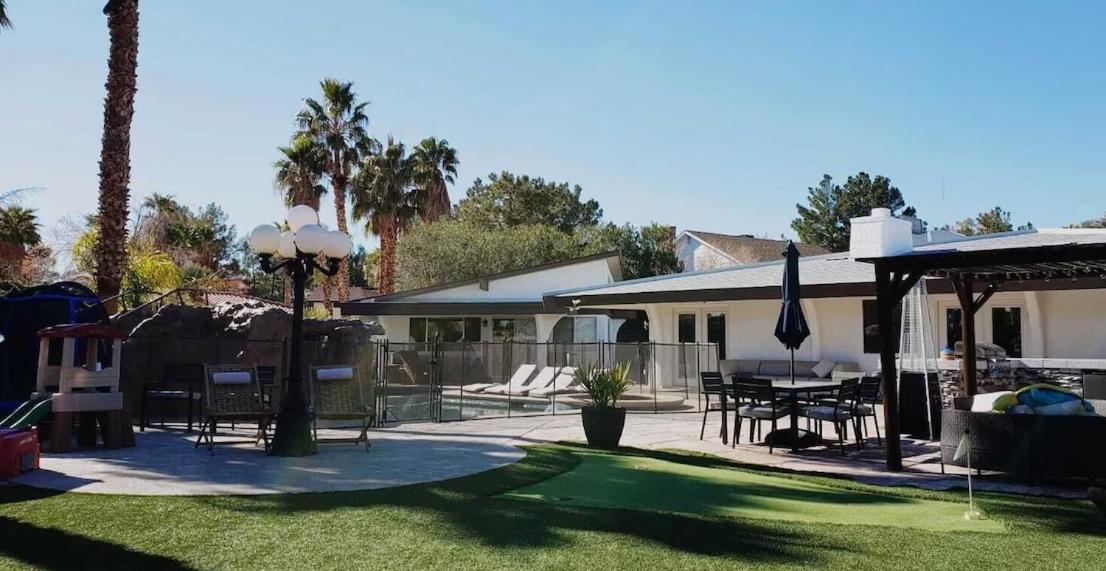 Luxury Villa Oasis: Private Pool, Waterfall Slide & Multi-Sport Paradise Las Vegas Exterior photo